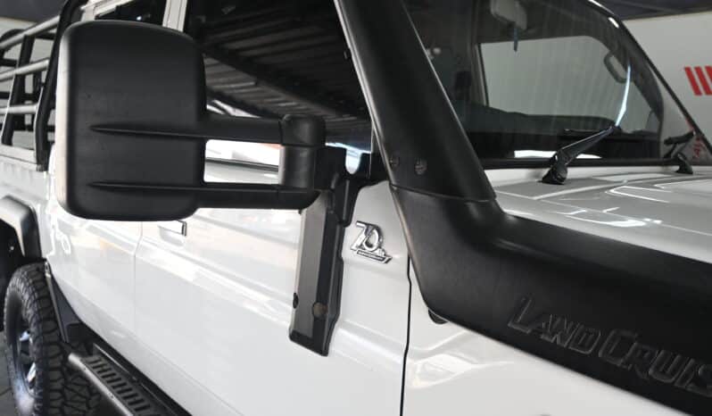 TOYOTA LAND CRUISER 79 4.5D 70TH EDITION D/C full