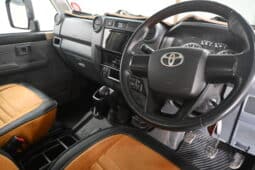 TOYOTA LAND CRUISER 79 4.5D P/U S/C V8 full