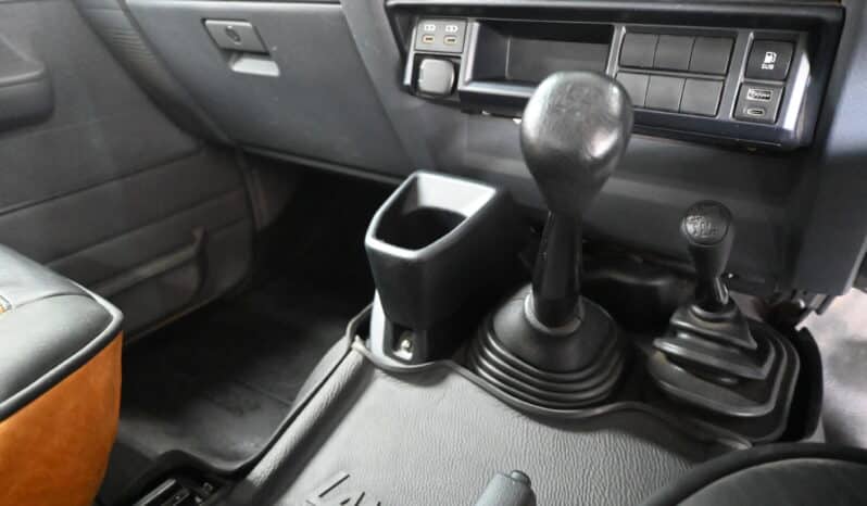 TOYOTA LAND CRUISER 79 4.5D P/U S/C V8 full