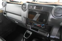 TOYOTA LAND CRUISER 79 4.5D P/U S/C V8 full