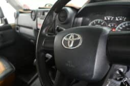 TOYOTA LAND CRUISER 79 4.5D P/U S/C V8 full