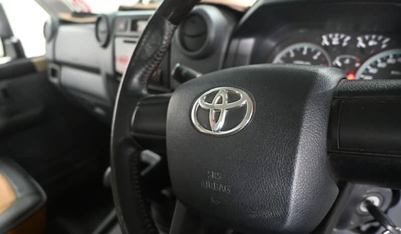 TOYOTA LAND CRUISER 79 4.5D P/U S/C V8 full