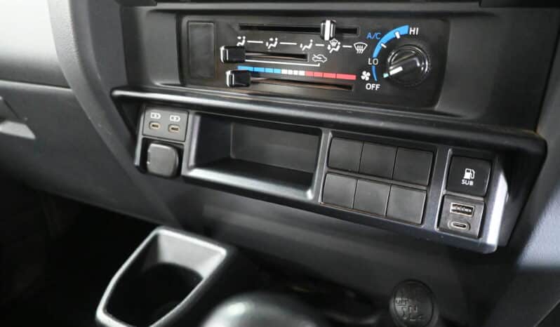 TOYOTA LAND CRUISER 79 4.5D P/U S/C V8 full