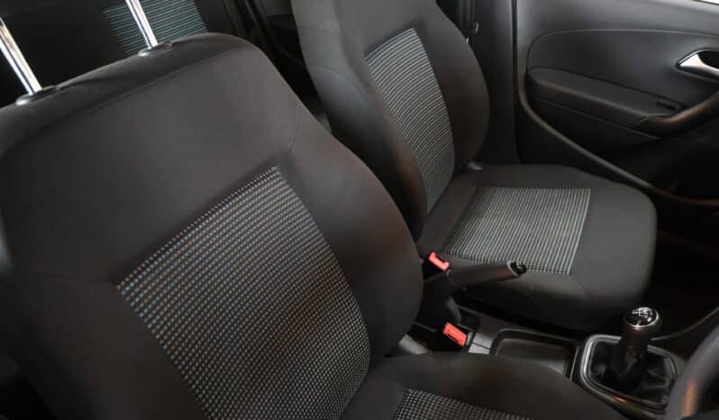 VOLKSWAGEN POLO VIVO 1.4 COMFORTLINE 5DR full