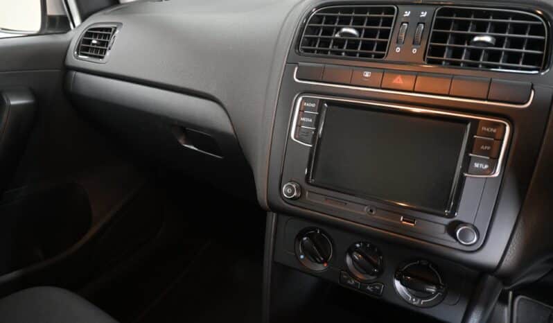 VOLKSWAGEN POLO VIVO 1.4 COMFORTLINE 5DR full