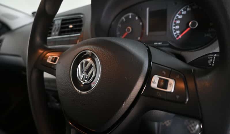 VOLKSWAGEN POLO VIVO 1.4 COMFORTLINE 5DR full