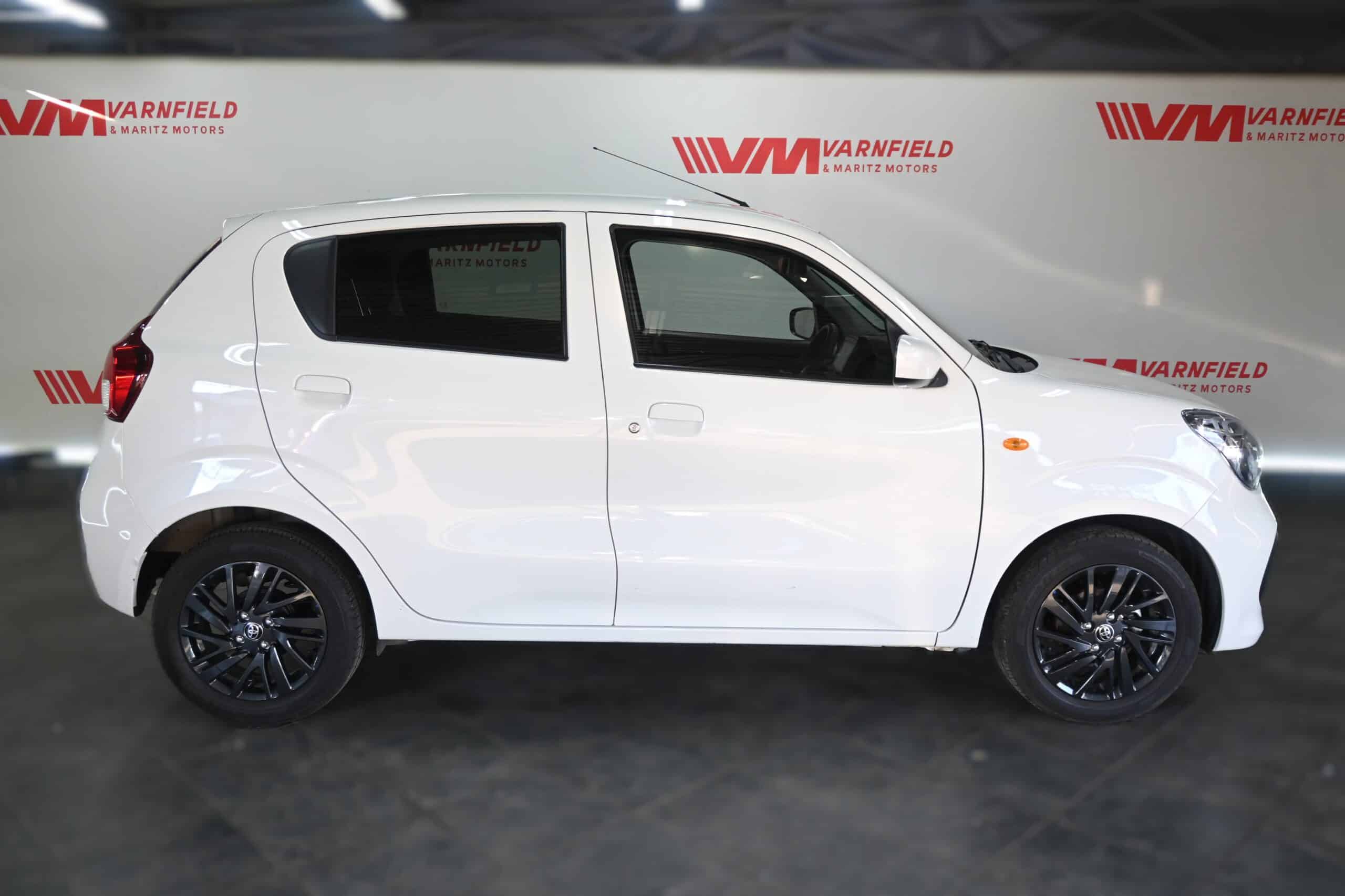 TOYOTA VITZ 1.0 XR