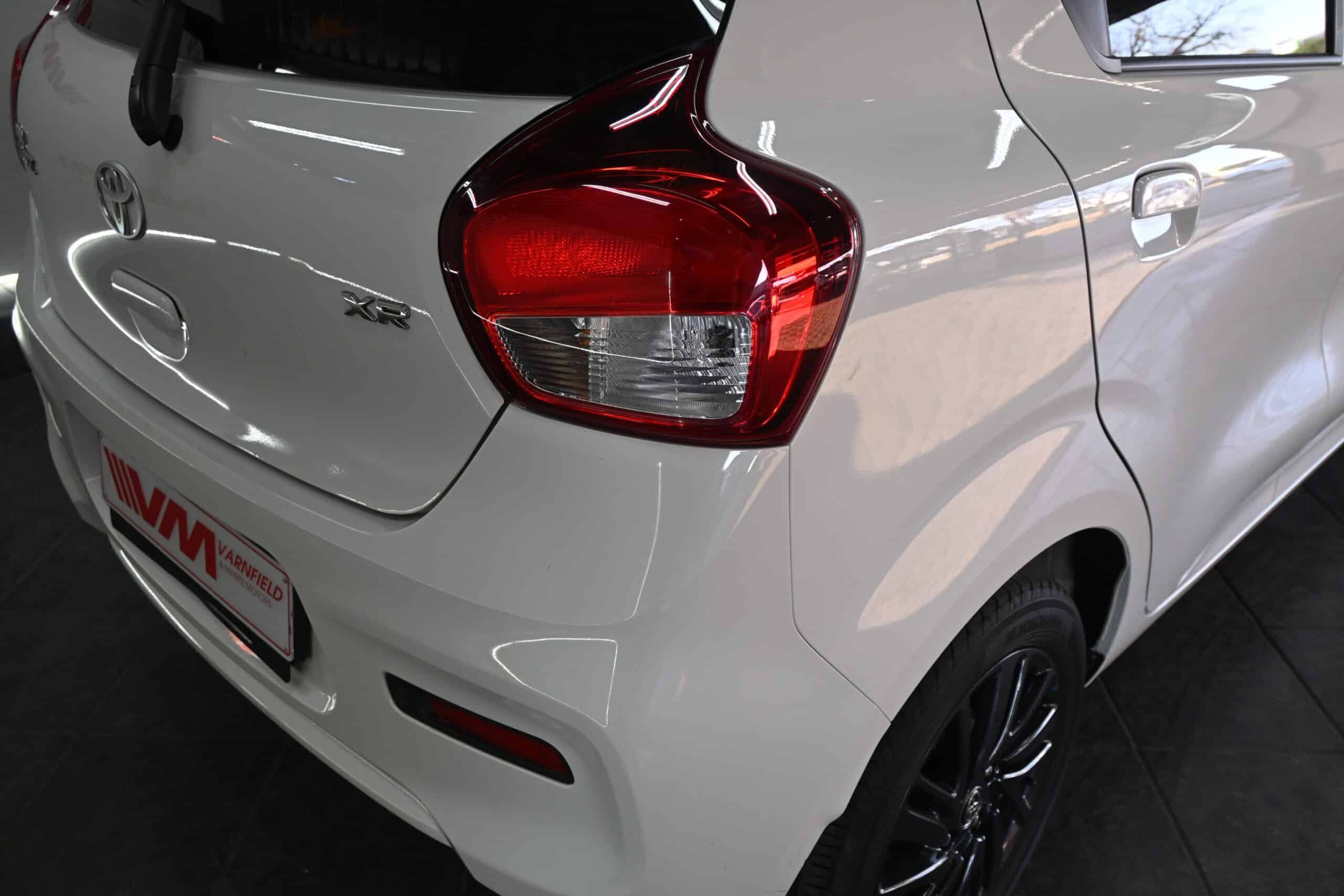 TOYOTA VITZ 1.0 XR