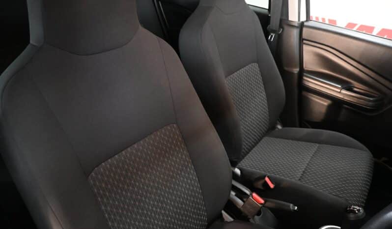 TOYOTA VITZ 1.0 XR full