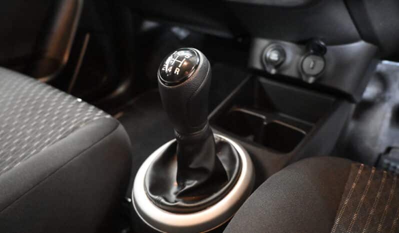 TOYOTA VITZ 1.0 XR full