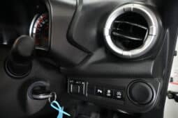 TOYOTA VITZ 1.0 XR full