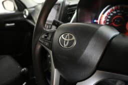 TOYOTA VITZ 1.0 XR full