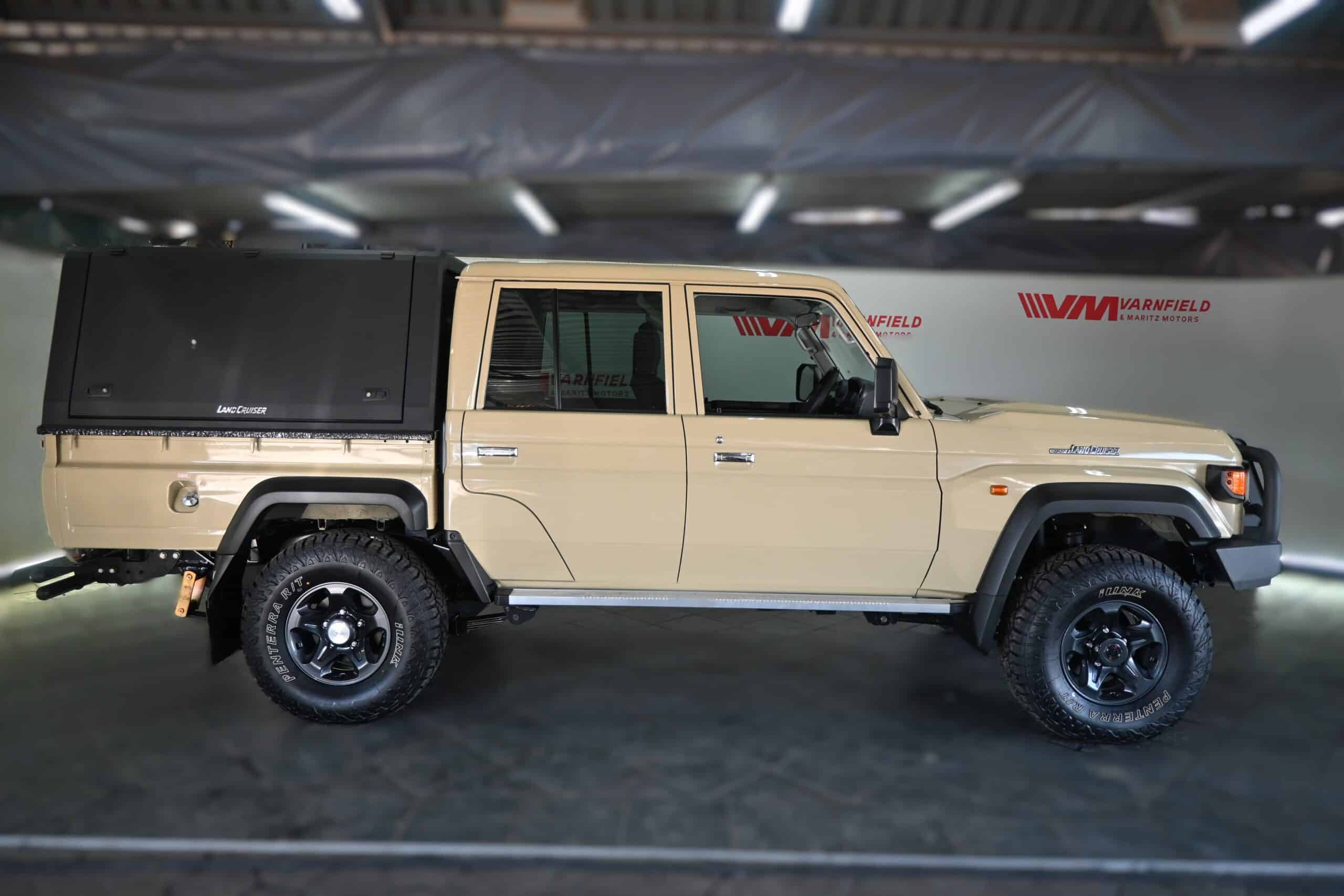 TOYOTA LAND CRUISER 79 2.8GD-6 A/T D/C