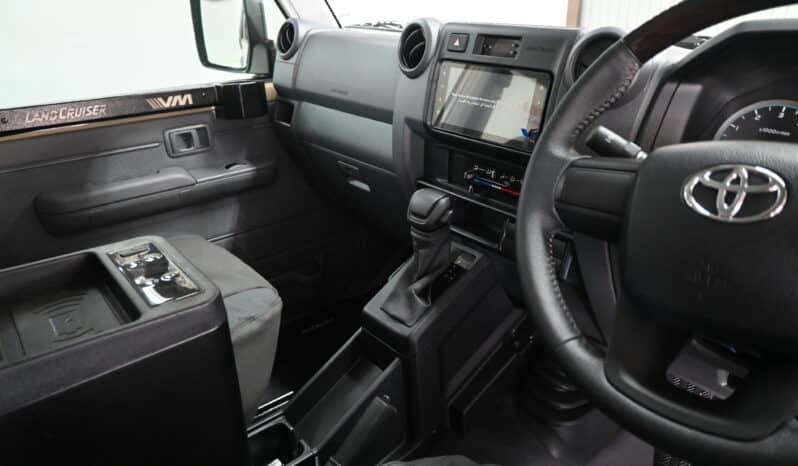 TOYOTA LAND CRUISER 79 2.8GD-6 A/T D/C full