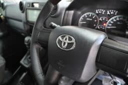 TOYOTA LAND CRUISER 79 2.8GD-6 A/T D/C full