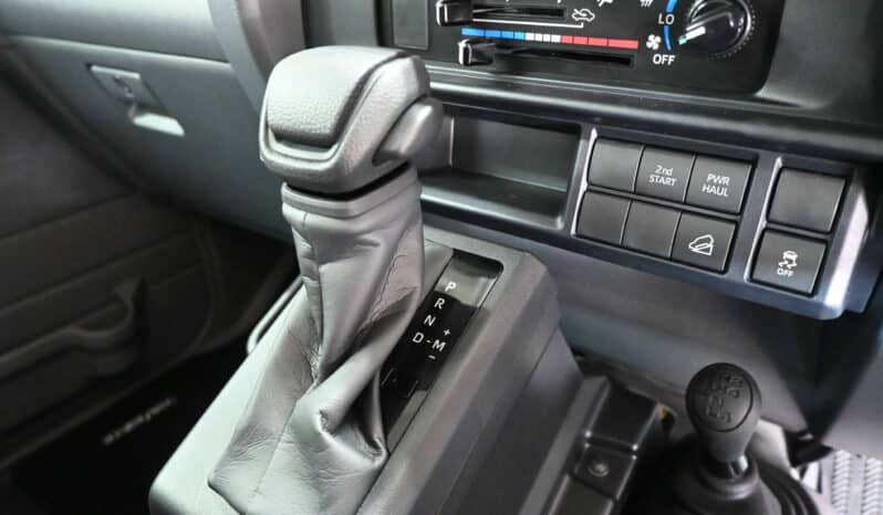 TOYOTA LAND CRUISER 79 2.8GD-6 A/T D/C full