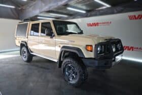 TOYOTA LAND CRUISER 79 2.8GD-6 A/T D/C