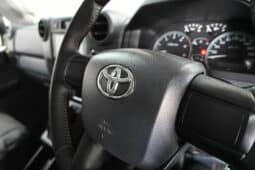 TOYOTA LAND CRUISER 79 2.8GD-6 A/T D/C full