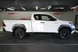 TOYOTA HILUX 2.8GD-6 RB LEGEND 4X4 E/C full