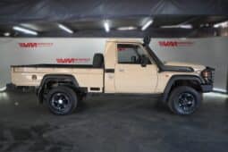 TOYOTA LAND CRUISER 79 4.5D P/U S/C V8 full
