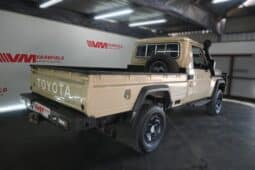 TOYOTA LAND CRUISER 79 4.5D P/U S/C V8 full