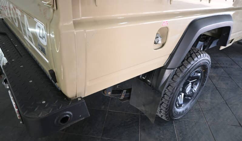 TOYOTA LAND CRUISER 79 4.5D P/U S/C V8 full