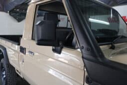 TOYOTA LAND CRUISER 79 4.5D P/U S/C V8 full