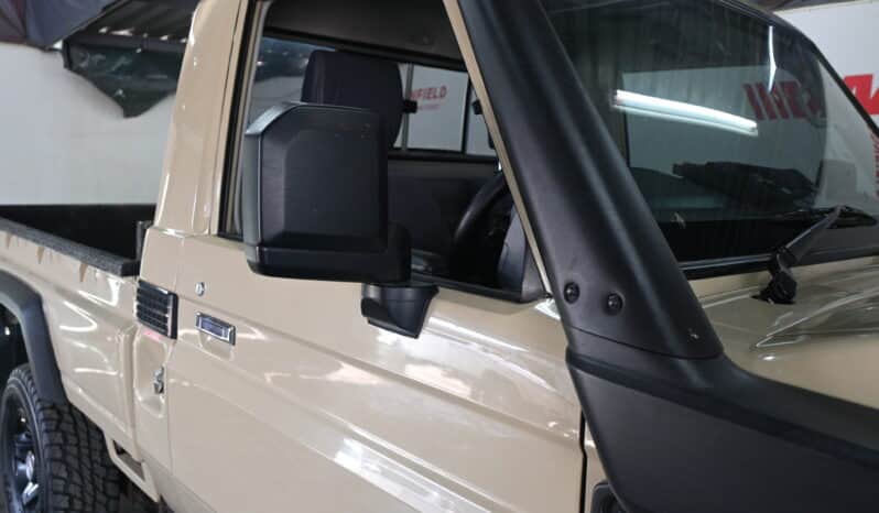 TOYOTA LAND CRUISER 79 4.5D P/U S/C V8 full