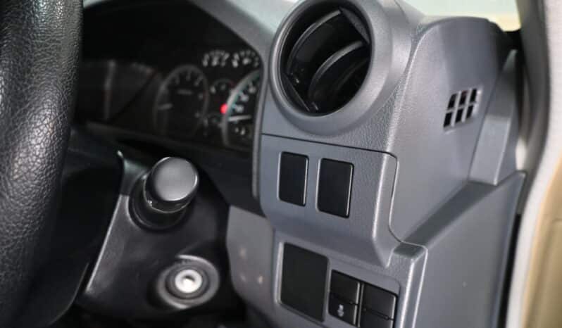 TOYOTA LAND CRUISER 79 4.5D P/U S/C V8 full
