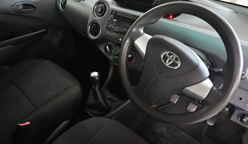TOYOTA ETIOS 1.5 XS SPRINT full