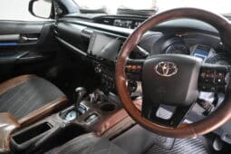 TOYOTA HILUX 2.8GD-6 D/C A/T LEGEND 4X4 full