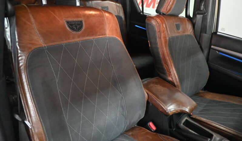 TOYOTA HILUX 2.8GD-6 D/C A/T LEGEND 4X4 full