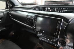 TOYOTA HILUX 2.8GD-6 D/C A/T LEGEND 4X4 full