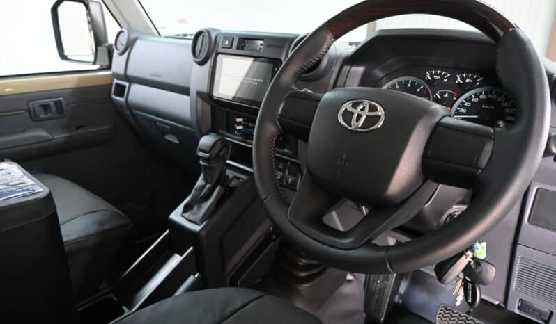 TOYOTA LAND CRUISER 79 2.8GD-6 P/U D/C A/T full