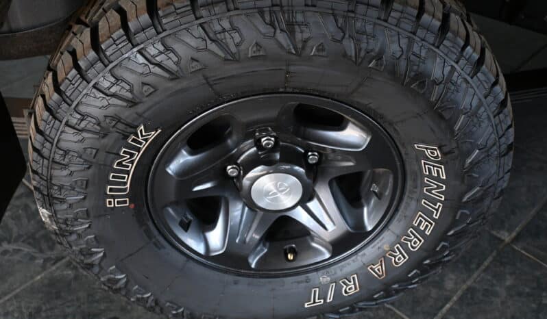 TOYOTA LAND CRUISER 79 2.8GD-6 P/U D/C A/T full