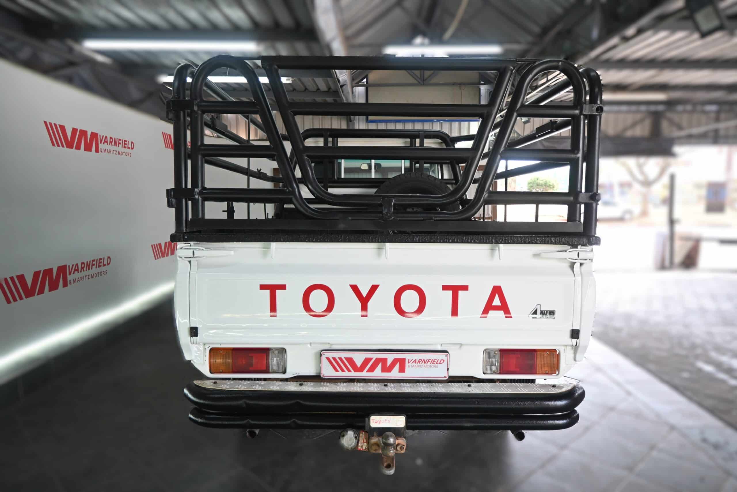 NISSAN NP200 1.6 A/C SAFETY PACK P/U S/C
