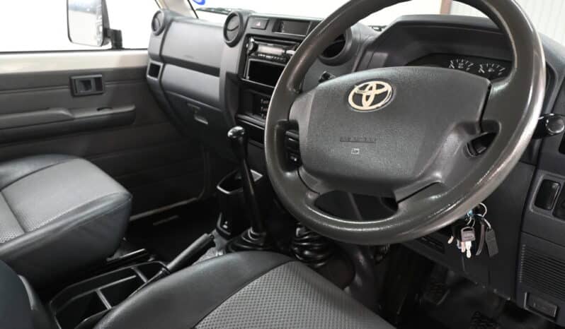 TOYOTA LAND CRUISER 79 4.2D P/U S/C full