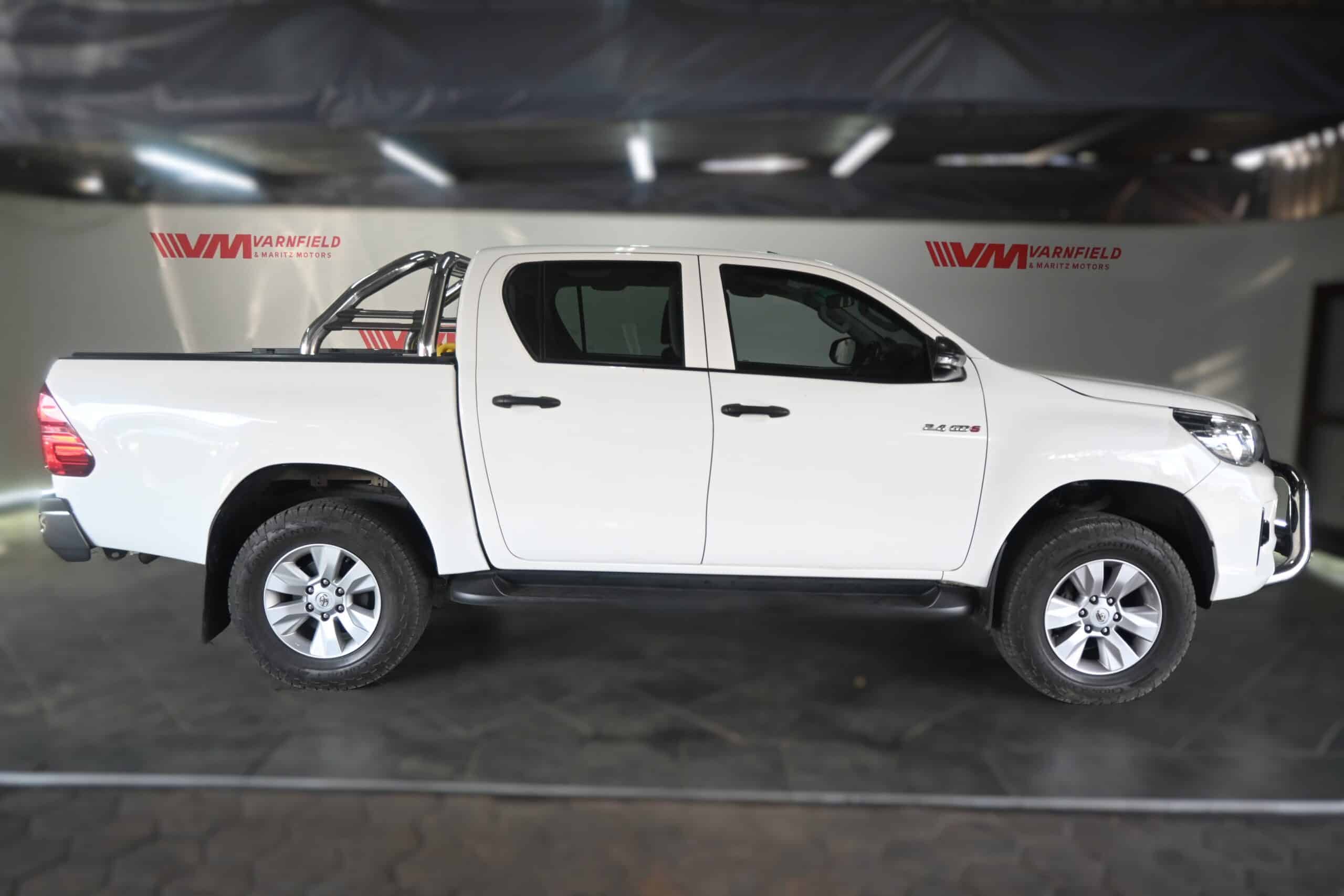 TOYOTA HILUX 2.4GD-6 4X4 SRX D/C
