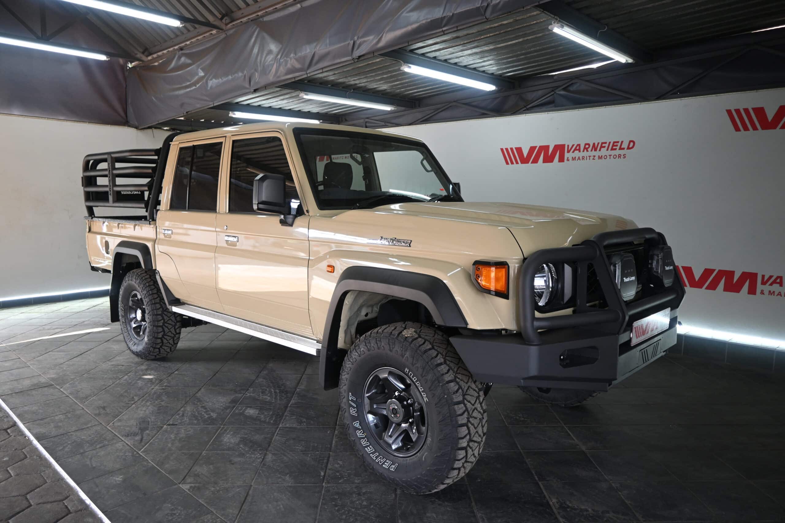 TOYOTA LAND CRUISER 79 2.8GD-6 P/U D/C A/T