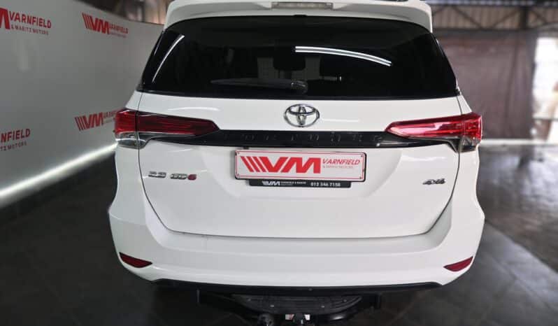 TOYOTA FORTUNER 2.8GD-6 4X4 A/T full
