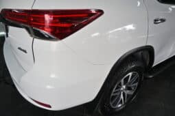 TOYOTA FORTUNER 2.8GD-6 4X4 A/T full