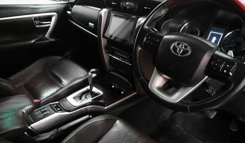 TOYOTA FORTUNER 2.8GD-6 4X4 A/T full