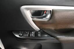 TOYOTA FORTUNER 2.8GD-6 4X4 A/T full