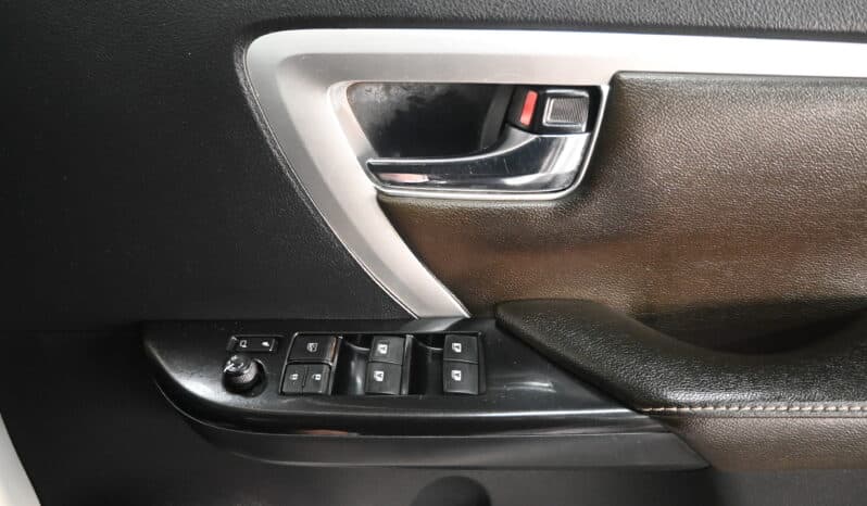 TOYOTA FORTUNER 2.8GD-6 4X4 A/T full