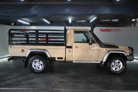 TOYOTA LAND CRUISER 79 4.5D V8 S/C