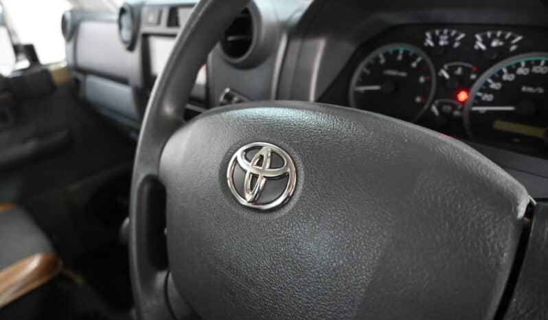 TOYOTA LAND CRUISER 79 4.5D V8 S/C full