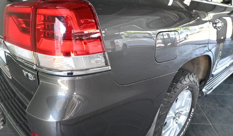 TOYOTA LAND CRUISER 200 V8 4.5D VX A/T full