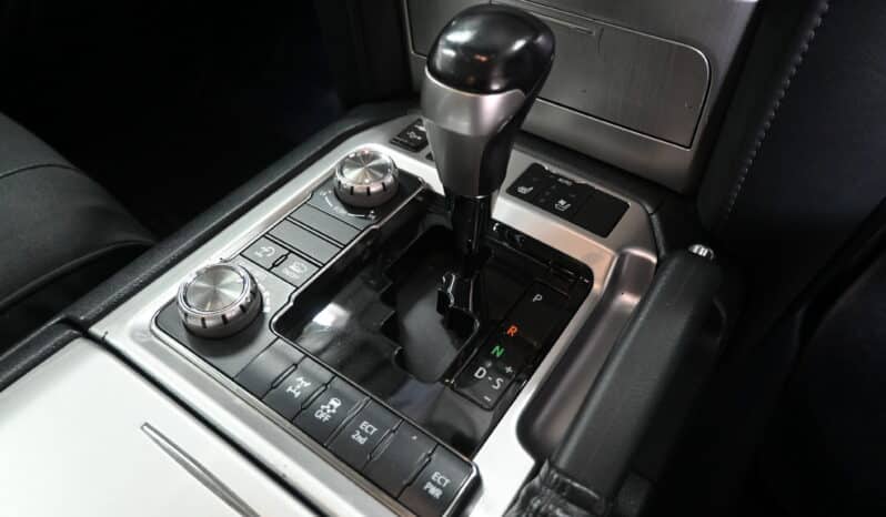 TOYOTA LAND CRUISER 200 V8 4.5D VX A/T full