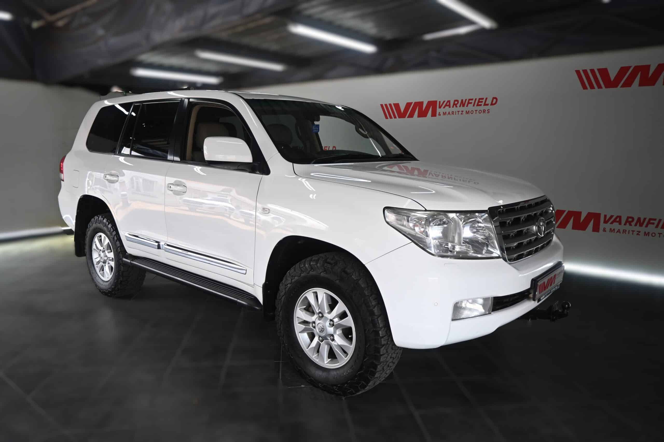 TOYOTA LAND CRUISER 200 VX 4.5 V8 A/T
