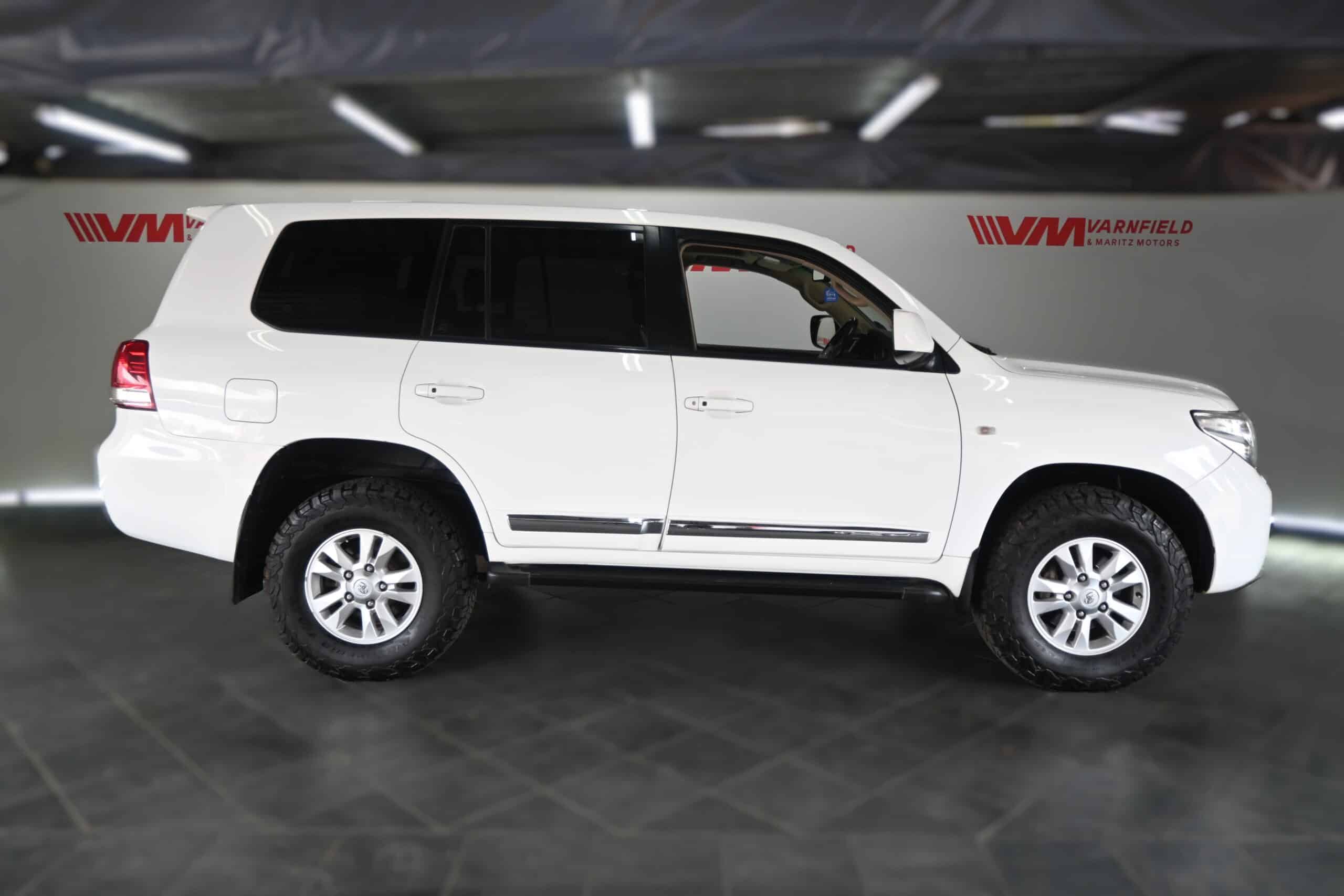 TOYOTA LAND CRUISER 200 VX 4.5 V8 A/T